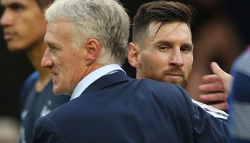 El elogio del DT de Francia tras el hat-trick del capitán argentino: «En el futbol hay grandes jugadores, leyendas y luego está Messi haciendo cosas imposibles de repetir»