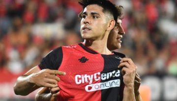 Confirmaron la grave lesión de Saúl Saucedo, el defensor de Newell's que protagonizó un choque en el que murió un docente