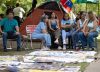 Familiares de presos políticos denuncian intimidación para levantar vigilia cerca de embajada de EEUU en Caracas