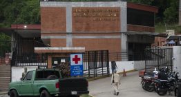 Bloomberg: Venezuela enfrenta un vacío en la salud tras la salida de personal médico cubano