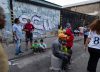 Las calles, el refugio de miles caraqueños tras los terremotos que sacudieron a Venezuela (Fotos)