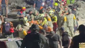 En medio del desastre, un niño de 11 años fue encontrado con vida en Caraballeda (VIDEO)