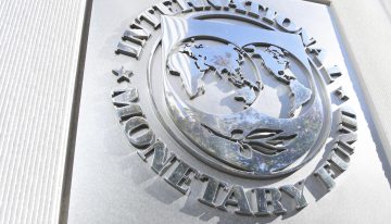 FMI asegura que subida del crudo está generando una inflación mundial
