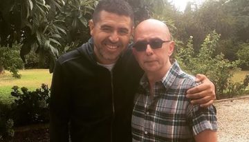 Murió el Indio Solari: su pasión poco conocida por el fútbol y Boca, su pasado como defensor y el poema a Riquelme
