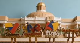 El chavismo presentó su «periodismo de cartón» y metió a todos sus medios en la misma cajita (VIDEO)