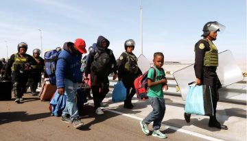 Mientras millones huyeron de Venezuela, el régimen de Delcy Rodríguez pide respeto para los refugiados