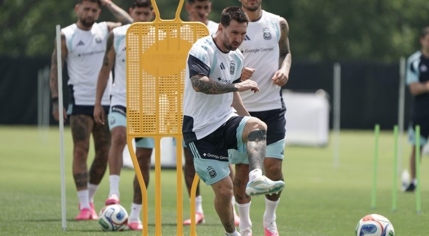 Selección Argentina en el Mundial 2026, EN VIVO: con Messi, Dibu y Lautaro, Scaloni define el once titular para el debut en el ante Argelia