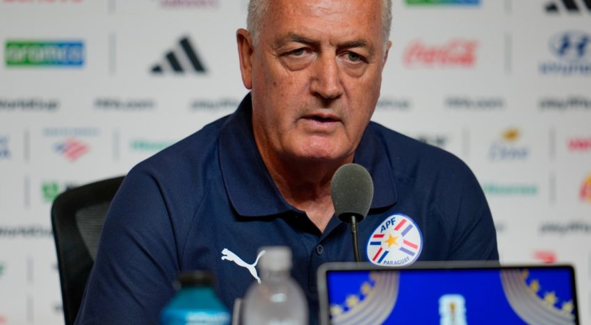 Gustavo Alfaro, explosivo ante la prensa tras el 0-0 de Paraguay en el Mundial: «Esto es un parto de nalgas»
