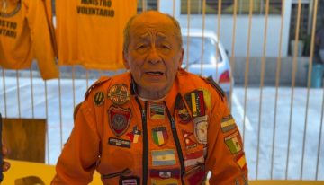 Topos Aztecas: Héctor Méndez, el rescatista mexicano de 80 años que atiende por tercera vez un desastre en Venezuela