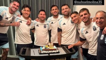 Messi mostró la intimidad de su cumpleaños 39 con la Selección: quiénes están en la foto y el detalle goloso que se hizo viral