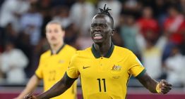 La increíble historia de Awer Mabil: de un campo de refugiados en Kenia a representar a Australia en la Copa del Mundo