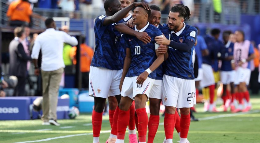 Eléctricos y brillantes: por qué casi todos los futbolistas usan botines rosas en el Mundial 2026