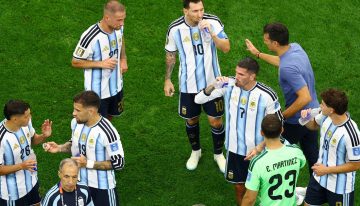Gianni Infantino defendió las pausas de hidratación y negó fines comerciales: «La FIFA no gana absolutamente nada con esto»