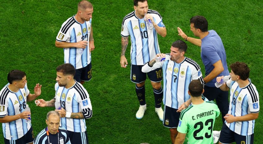 Gianni Infantino defendió las pausas de hidratación y negó fines comerciales: «La FIFA no gana absolutamente nada con esto»