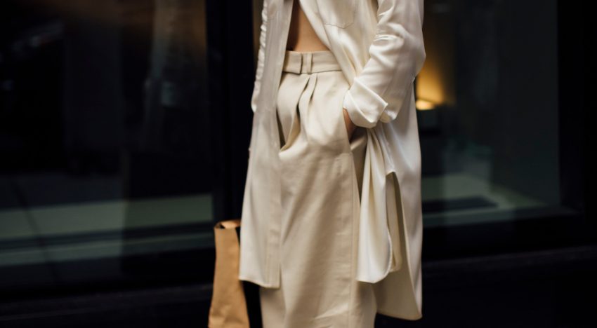 Los 3 pantalones de lino que he encontrado en las rebajas de Zara y Mango son mi mejor inversión este verano porque no tengo ni que plancharlos y funcionan 24 horas