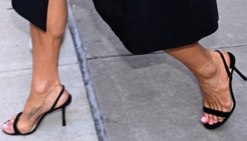 Los 5 colores de pedicura que más rejuvenecen tus uñas a partir de los 50 según los expertos