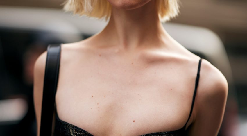 Estos son los gestos que marcan la diferencia para que tu pelo se seque bonito, con movimiento y sin frizz (palabra de peluquero)