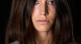 Noelia Jiménez, peluquera: «La mayoría de los cabellos encrespados en verano están deshidratados»