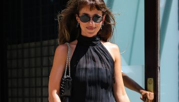 Taylor Swift y Travis Kelce ya son marido y mujer y estos son nuestros looks de invitadas favoritos: del rosa chicle brilli brilli de Gigi Hadid al Valentino de Dakota Johnson