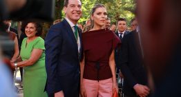 Manuela Villena vuelve a apostar por el talento andaluz en la toma de posesión de su esposo, Juanma Moreno, como presidente de la Junta de Andalucía