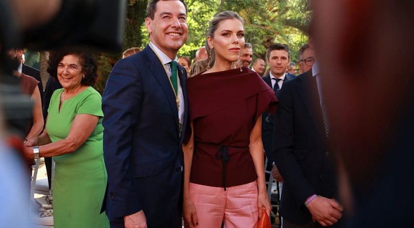 Manuela Villena vuelve a apostar por el talento andaluz en la toma de posesión de su esposo, Juanma Moreno, como presidente de la Junta de Andalucía