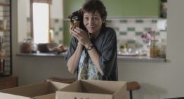 Lorena Iglesias protagoniza en Filimin 'Milenial mal', una comedia universitaria de cinco episodios que sigue a una bibliotecaria en paro de 42 años