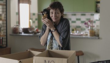 Lorena Iglesias protagoniza en Filimin 'Milenial mal', una comedia universitaria de cinco episodios que sigue a una bibliotecaria en paro de 42 años
