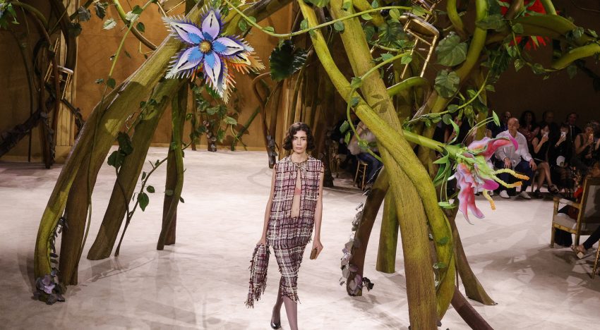 Chanel transforma el Grand Palais en un cuento de hadas para hacernos soñar con su desfile de Alta Costura