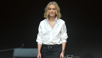 Todo lo que quiere decir la camisa blanca que Marta Ortega ha llevado para presidir la Junta General de accionistas de Inditex