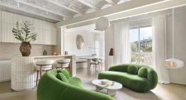 Ecos industriales y la serenidad mediterránea se encuentran en esta casa de una pareja cosmopolita en Barcelona