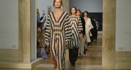 Fendi presenta su primer desfile de Alta Costura de Maria Grazia Chiuri, una colección donde se respira sensualidad, erotismo y libertad