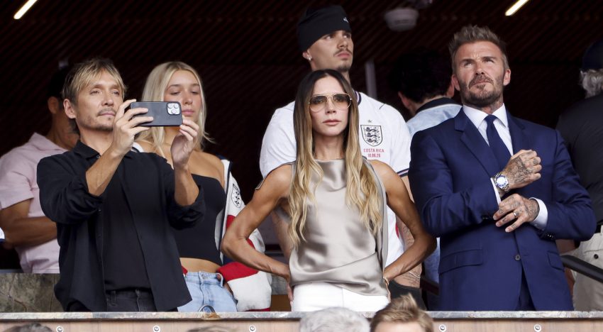 Victoria Beckham y los vaqueros blancos de la venganza WAG en el Mundial de 2006 y en 2026