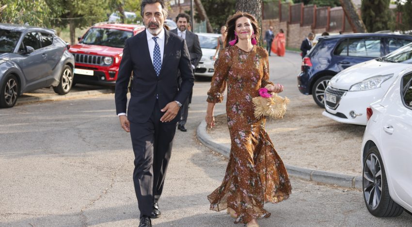 Lydia Bosch y sus hijas, Nuria Roca o Nuria March, las invitadas más elegantes a la boda más mediática del fin de semana