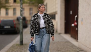 Tenemos que hablar de los vaqueros que serán tendencia en otoño pero puedes ponerte desde hoy porque ya están en Zara