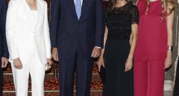 Del top brillante de la Reina Letizia al traje minimalista de la Princesa Leonor y el colorido conjunto de la Infanta Sofía: estilo en los Premios Princesa de Girona 2026
