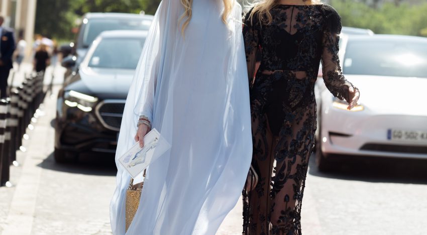 Aceptamos el caftán de Zara Home como el vestido más elegante de la playa y el comodín de tu maleta de vacaciones que resuelve todos tus planes de verano