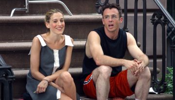 ¿Era acaso Nostradamus? Los looks de verano que Carrie llevó hace 25 años y que son hoy pura tendencia