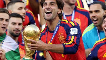 Por qué todo el mundo está hablando del pelazo de Ferrán Torres (y su corte de pelo)