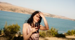 Dra. María Fernández, experta en longevidad: «Unas vacaciones con mucho alcohol social o cambios en los horarios pueden activar mecanismos que aceleren el envejecimiento»