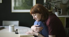 ¿Sin serie para el finde? Nuestra experta nos recomienda 3 adaptaciones de libros que están hechas para engancharte a ellas