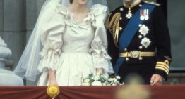 Un documental detalla los secretos nunca contados del vestido de novia de Lady Di,  del retal de color rosa tirado a posta al contenedor exterior al plan B por si sufrían un robo