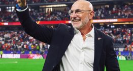 Luis de la Fuente, 65 años, seleccionador nacional de fútbol: «Mi padre decía: 'haced lo que diga vuestra madre' y ella, para que lo hiciéramos, a veces se quitaba la zapatilla»