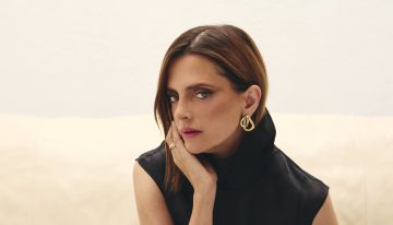 Macarena Gómez se atreve ya con las primeras tendencias del otoño (mientras charlamos con ella de sus estrenos y de sus mejores claves de belleza y bienestar)