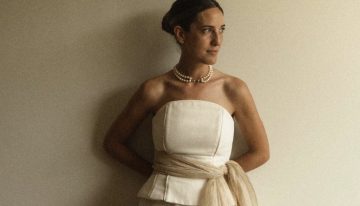 La novia del norte con el velo versátil que se convirtió en fular y cinturón en la misma boda
