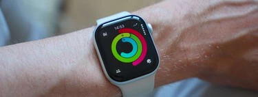 Hay gente poniéndose el Apple Watch en el tobillo para no perder una caloría: la obsesión por los anillos se fue de las manos