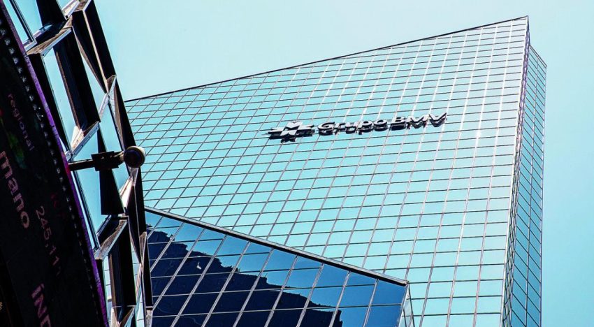 Bolsa mexicana muestra pocos cambios en jornada de actividad reducida por feriado en EU