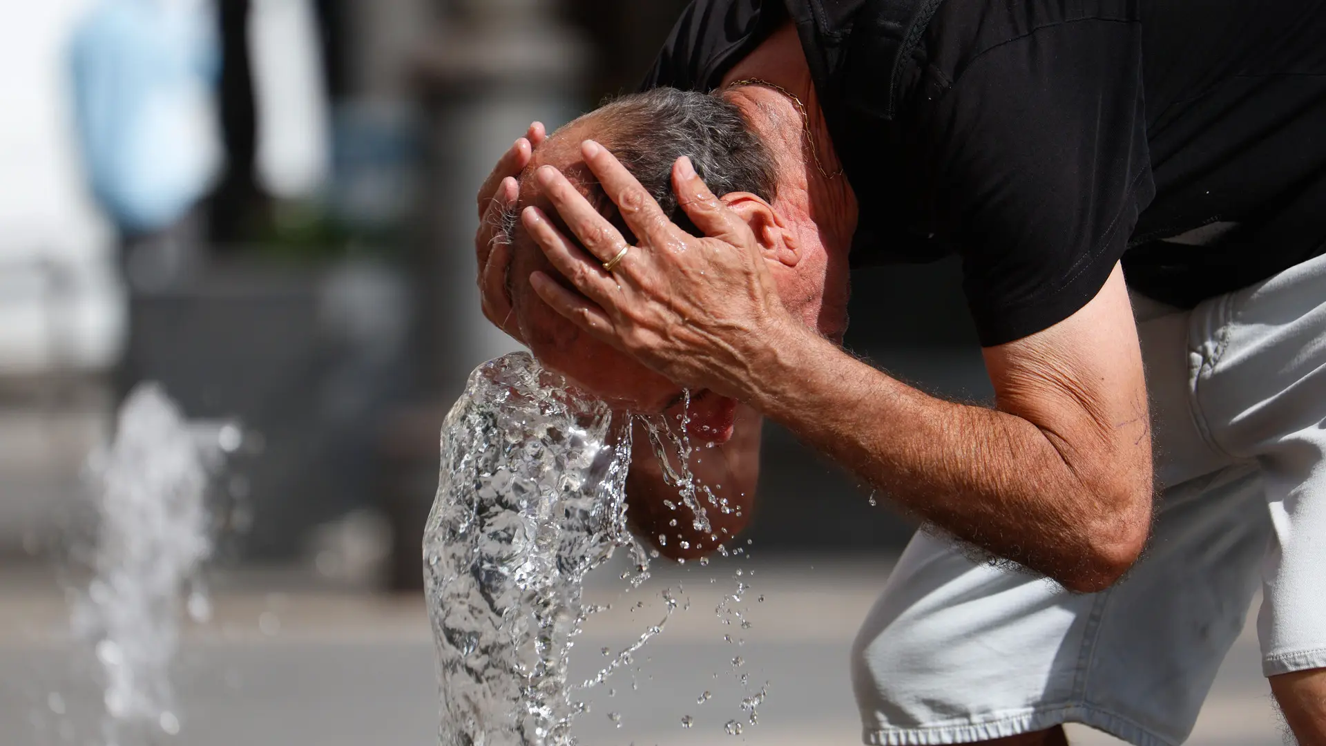 Los consejos del cardiólogo Aurelio Rojas ante el calor: «Si te vas a desmayar, haz esto»