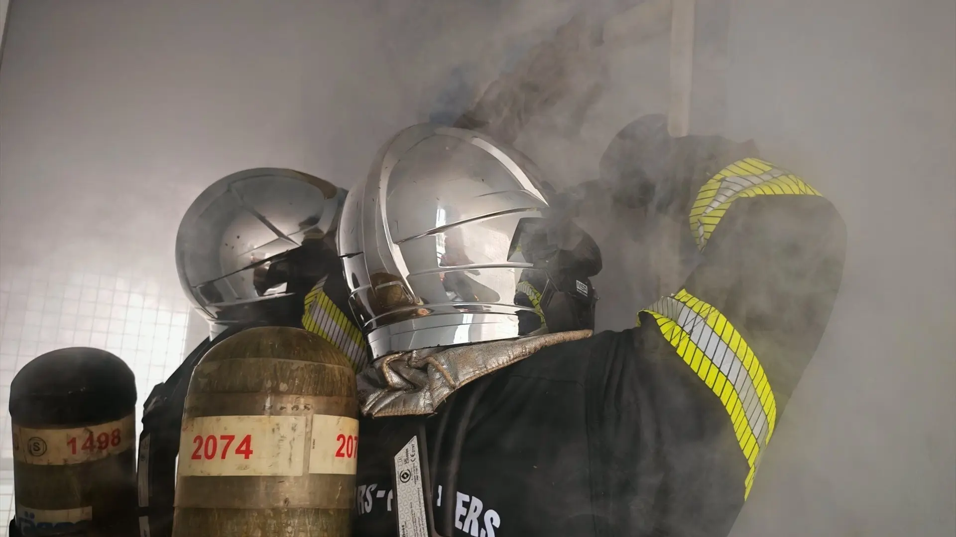 Mueren dos bomberos al luchar contra un incendio junto al aeropuerto de Burdeos