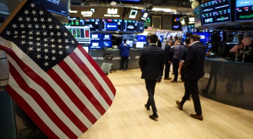Wall Street avanza por impulso de fabricantes de chips y reportes trimestrales