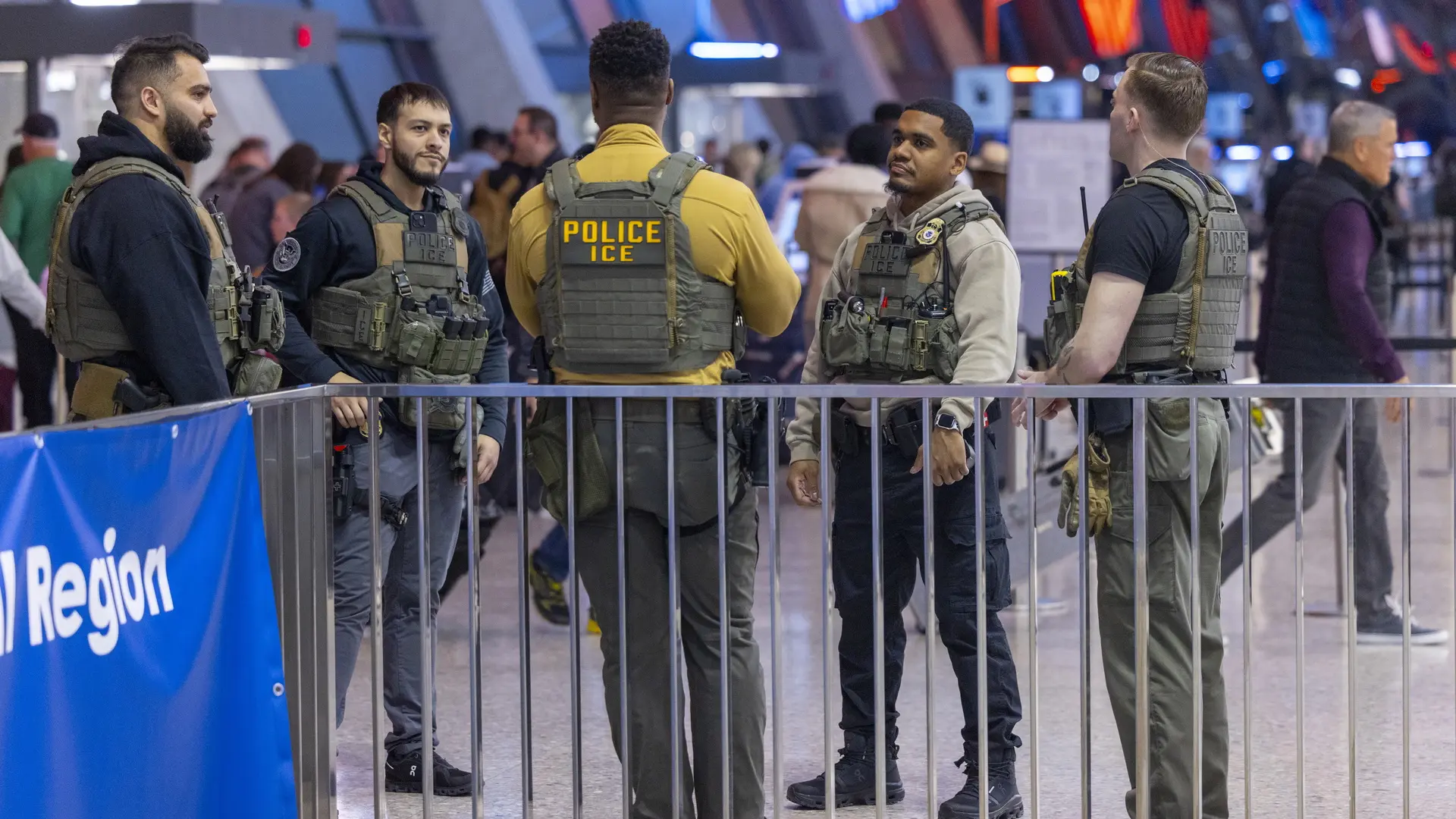 EEUU supera las 10.000 detenciones de indocumentados en cinco días tras reforzar operativos, según el periodico 'The New York Times'